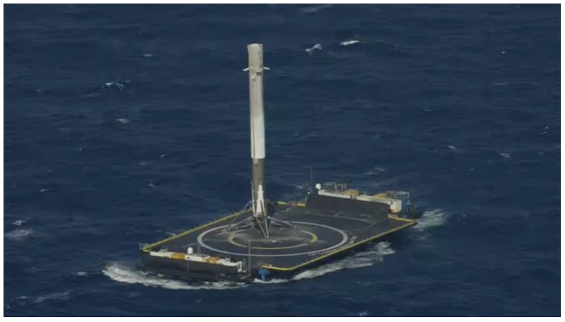 Illustration for article titled SpaceX logra aterrizar el cohete Falcon 9 en el mar por primera vez en cinco intentos